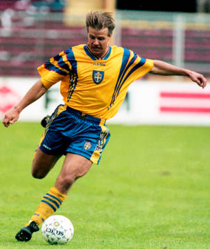 Roland Nilsson med bollen