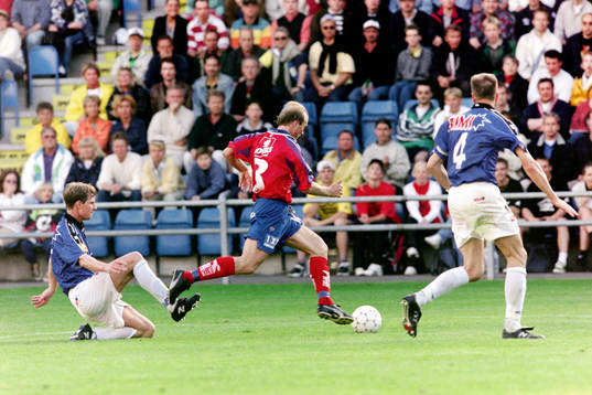 Peter Wibrån, Helsingborg med bollen sprintar förbi