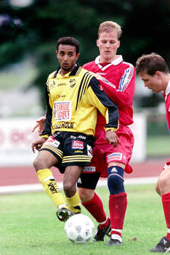 Awet Estefanos, Hässleholm med bollen
