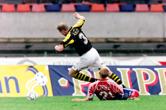 Pär Millqvist, AIK uppvaktas av östers Anders Blomqvist