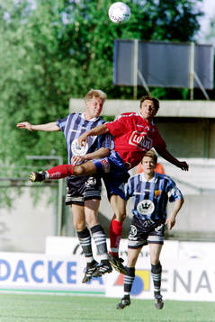 Jonas Axeldal, Öster i en nickduell