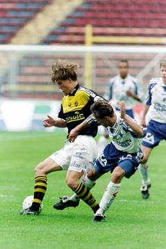 Patrick Englund, AIK först på bollen