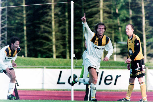 Niklas Karlström, Häcken jublar
