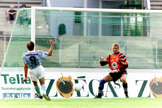 Jens Fjellström, Malmö gör 2-0 bakom Thor-Andre Olsen,