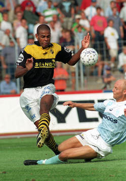 Pascal Simpson skjuter