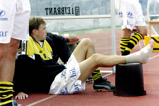Mattias Johansson, AIK har skadat sin fot