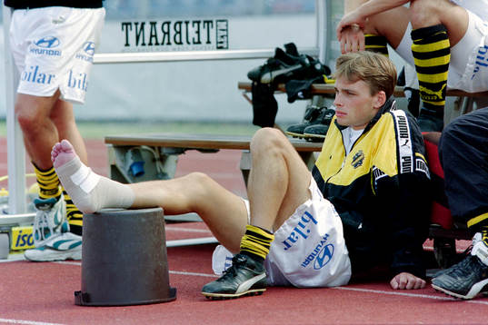 Mattias Johansson, AIK har skadat sin fot