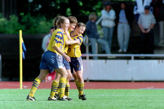 Lena Videkull och Hanna Ljungberg, Sverige jublar