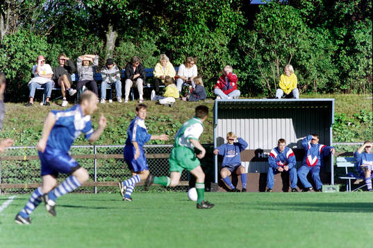 Match på Tornevallen mot Forsby i gröna tröjor
