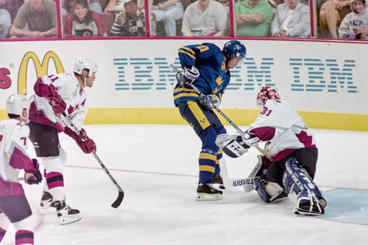 Peter Forsberg, Sverige framför Curtis Joseph, målvakt i