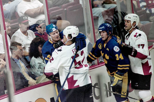 Mats Sundin och Mikael Andersson, Sverige i bråk med Adam