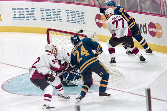 Niklas Sundström, Sverige framför Curtis Joseph, målvakt