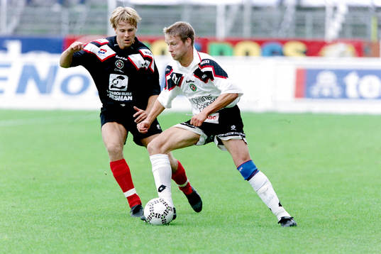 Malmö FF spelade i Örebros bortatröjor. Dan Sahlin,
