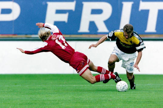 Gary Sundgren, AIK stoppar trelleborgs Andreas Hermansson