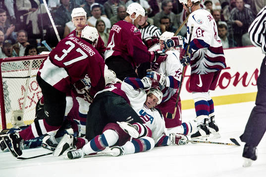 Brett Hull, USA underst i högen av spelare