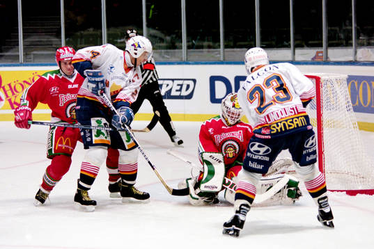 Bläddra bland fler bilder av Ishockey, Elitserien, Västra Frölunda - Djurgården, 3-1