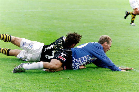 Fredrik Ljungberg, Halmstad stoppas av Pierre Gallo, AIK