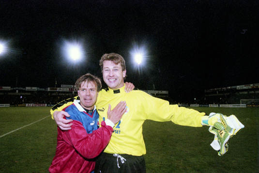 Helsingborgs Roland Nilsson och målvakten Sven Andersson