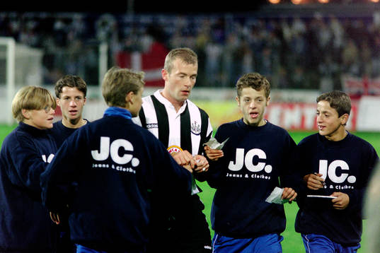 Alan Shearer, Newcastle skriver autografer