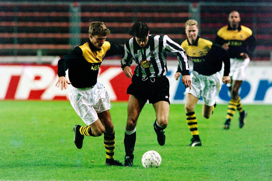 Michael Brundin, AIK i kamp om bollen