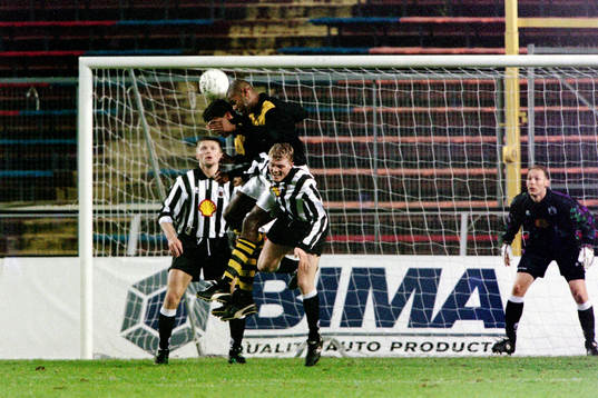 Pascal Simpson, AIK i en nickduell