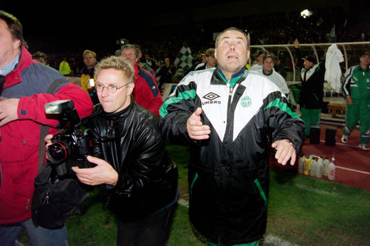 Lennart Söderberg, tränare i Västerås jublar