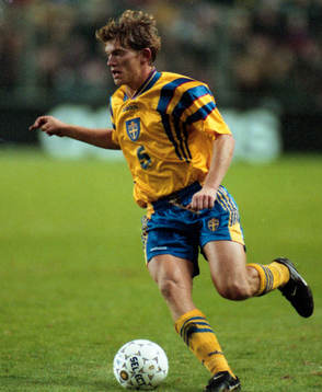 Jesper Blomqvist med bollen