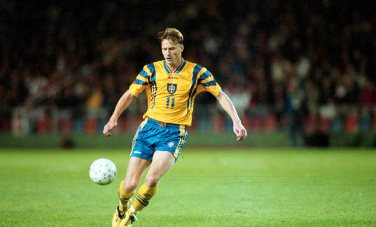 Kennet Andersson med bollen