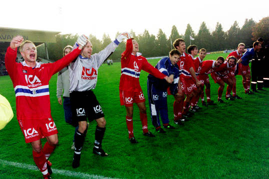 Thomas Ravelli, målvakt, Göteborg jublar