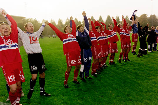 Thomas Ravelli, målvakt, Göteborg jublar