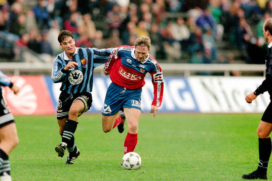 Jan Eriksson, Helsingborg med bollen jagas av djurgårdens