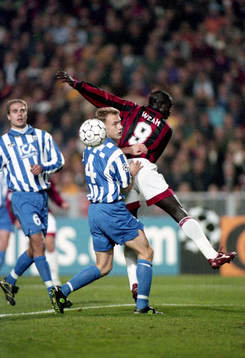 Jonas Olsson, Göteborg och George Weah, Milan i kamp om