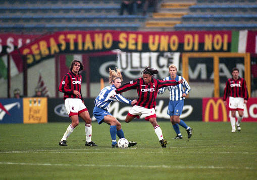 Andreas Andersson, Göteborg och Edgar Davids, Milan i kamp
