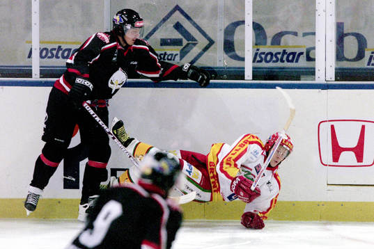 Jan-Axel Alavaara, Modo stoppas