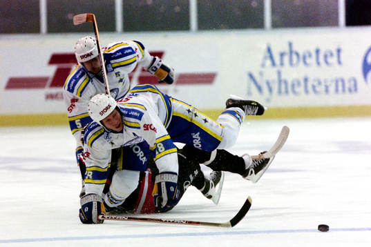 Jonas Bergqvist, Leksand i kamp om pucken