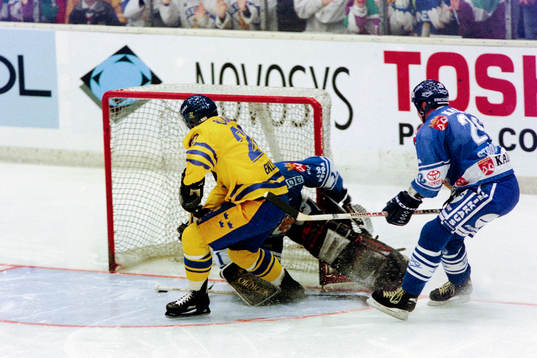 Bläddra bland fler bilder av Ishockey, Karjala Cup, Finland - Sverige, 6-2