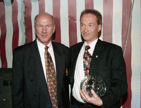 Tommy Svensson och årets tränare Lars Olof Mattsson,