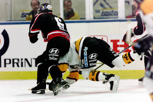 Bläddra bland fler bilder av Ishockey, Elitserien, Malmö - Luleå, 3-6