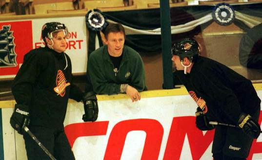 TORONTO ISHOCKEY MARKUS NÄSLUND OCH LEIF ROHLIN ÄR FRAMME