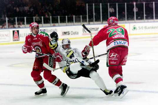 Lars edström och Stefan Larsson, Frölunda stoppar en AIK