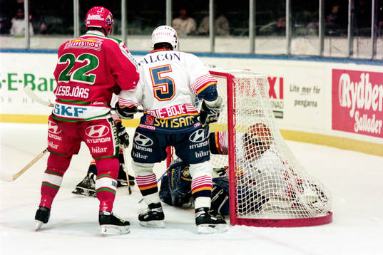 Jonas Esbjörs, Frölunda framför Christian Due-Boije och