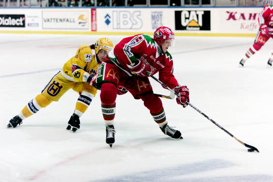 Per-Johan Axelsson, Frölunda med Anders Huusko, HV71 i