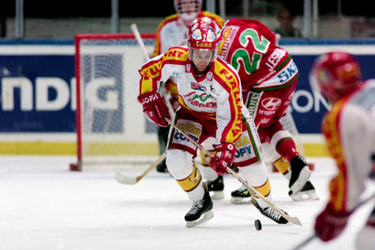 Markus Karlsson, Modo