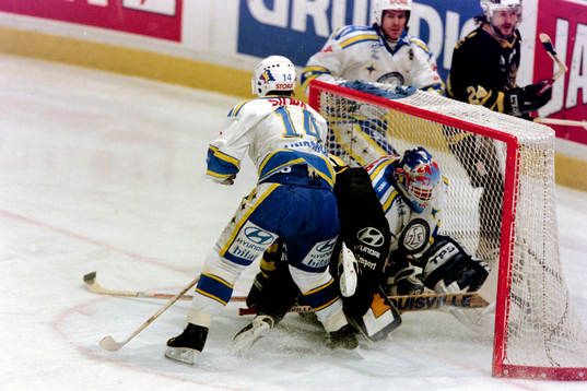 Situation framför Johan Hedberg, målvakt i Leksand