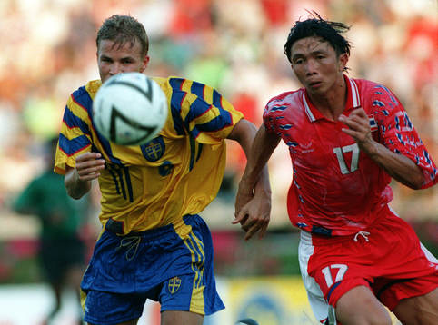 Niclas Alexandersson, Sverige och Dusit Chalermsan, Thailand