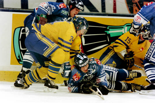 Patric Kjellberg, Sverige stoppar finlands Kimmo Timonen