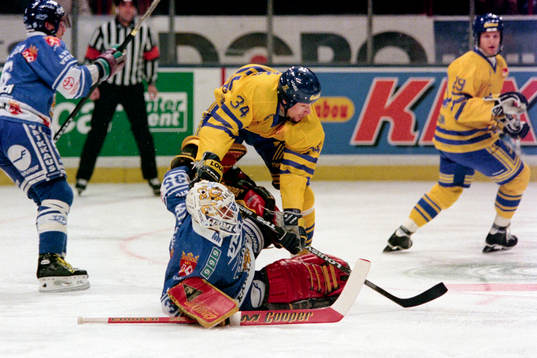Roger Johansson, Sverige och Jarmo Myllys, målvakt i