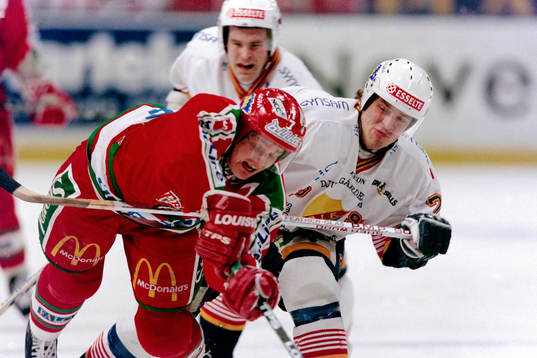 Joni Lius, Västra Frölunda stoppas