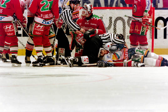 Situation framför frölundas målvakt Håkan Algotsson