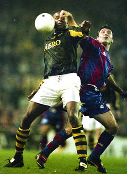 Bläddra bland fler bilder av Fotboll, Cupvinnarcupen, Barcelona - AIK, 3-1